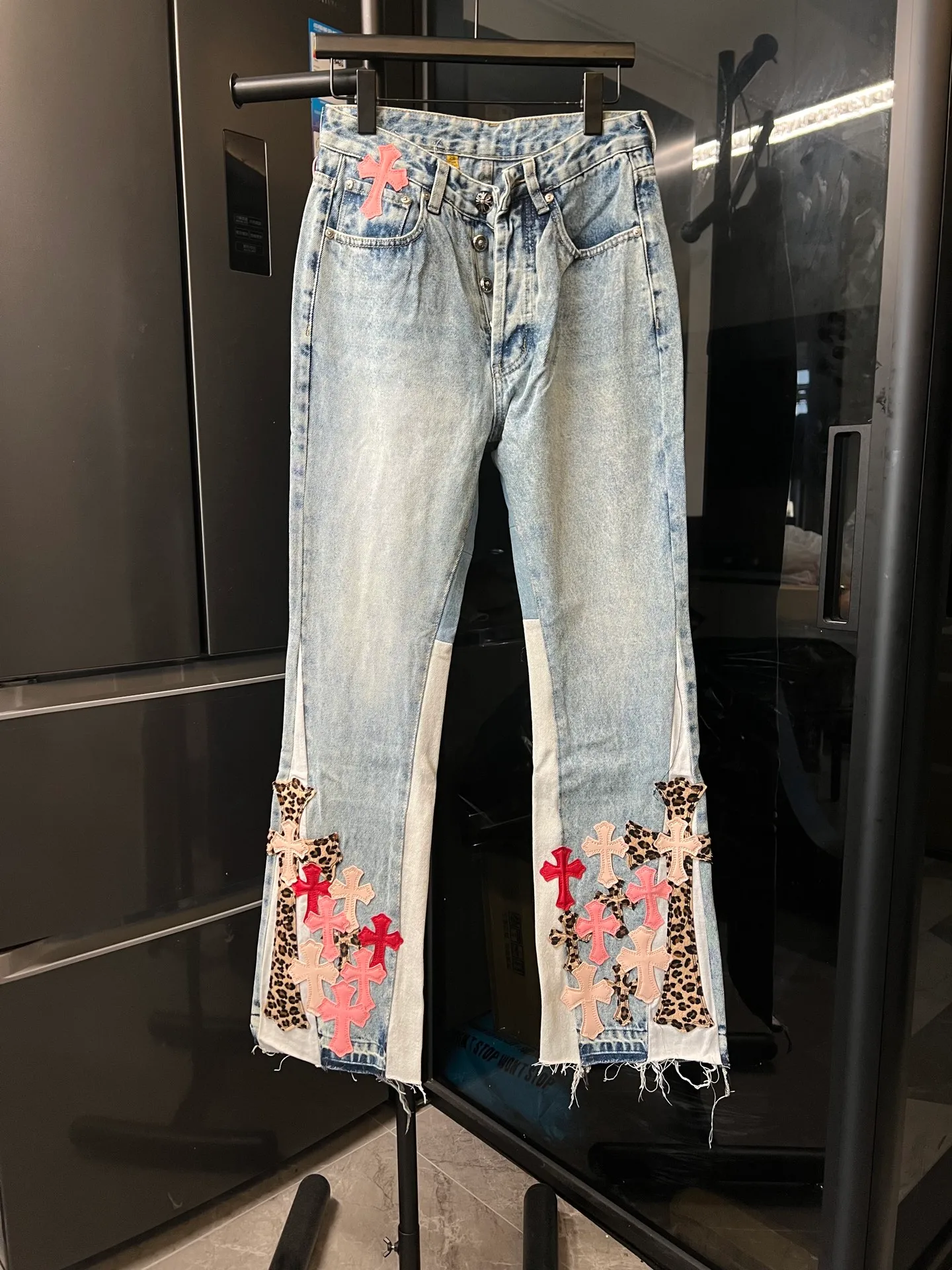 P280 [Next day] Chrome Hearts 25Ss cH Crow stitched cross patch leather heavy duty jeans (blue) Size: 28 30 32 34 36 (corresponding to s-xxl) Detailed sizes can be found in Figure 9